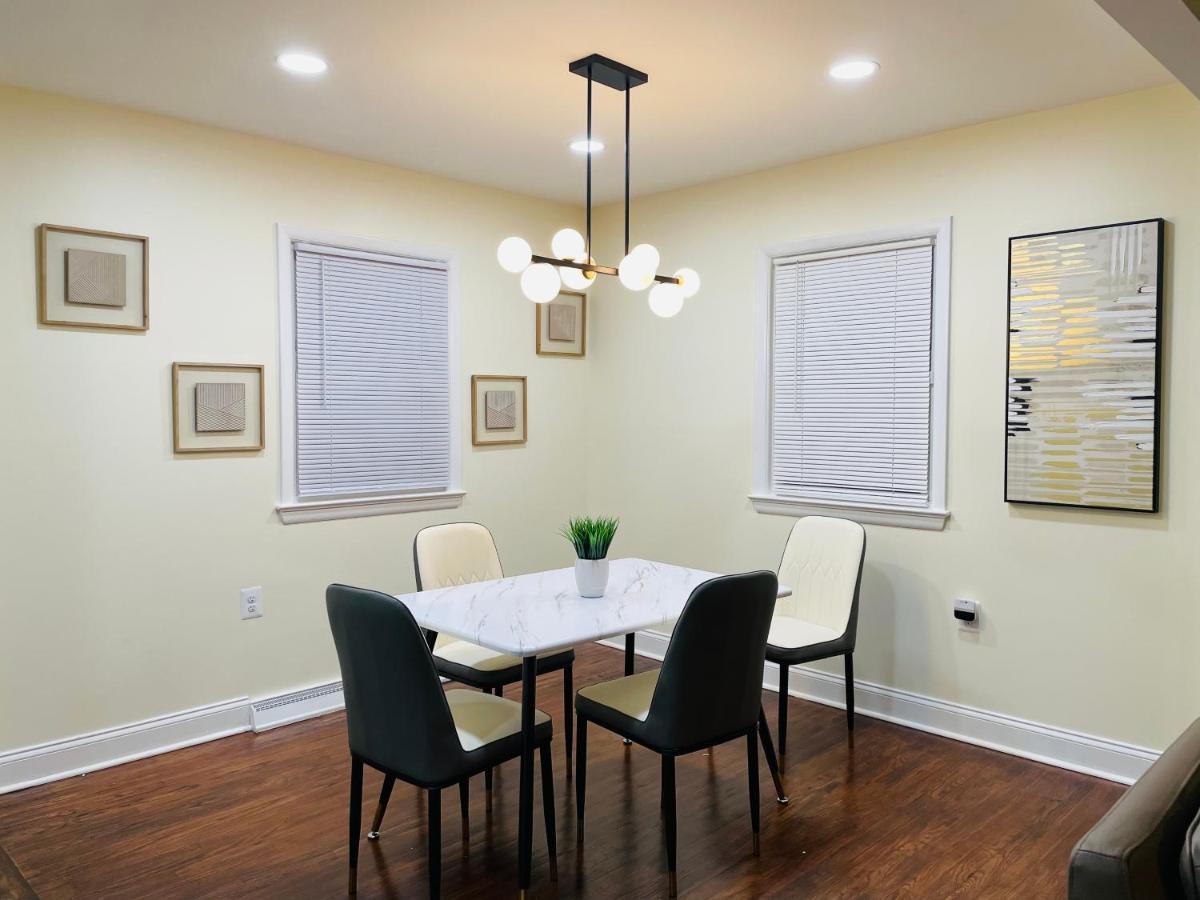 Newly Renovated Charming Home With Parking Fort Washington Exterior photo